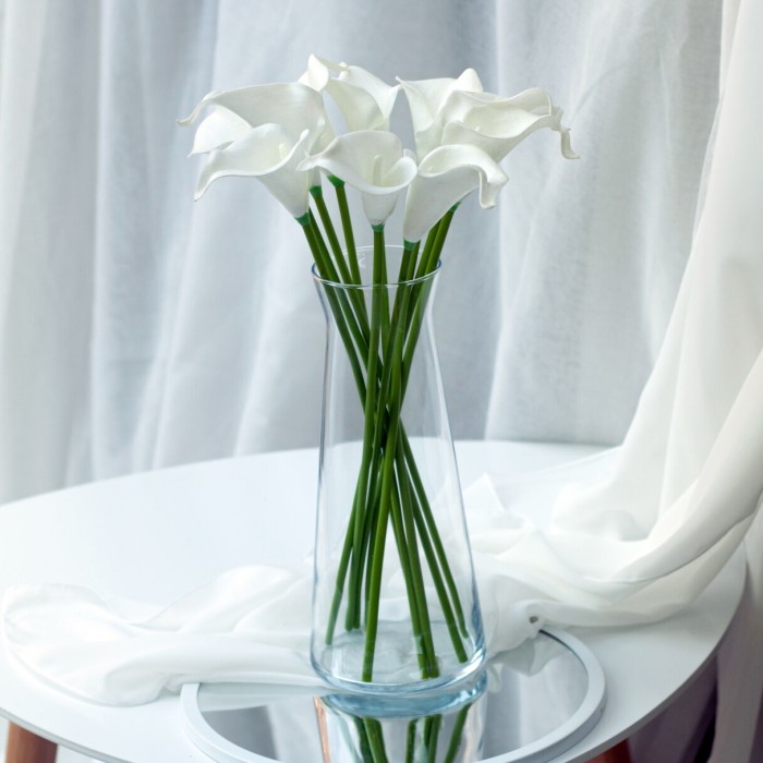 Калла на ніжці штучна У-21 см Упаковка 10 шт. Колір: білий XA-25