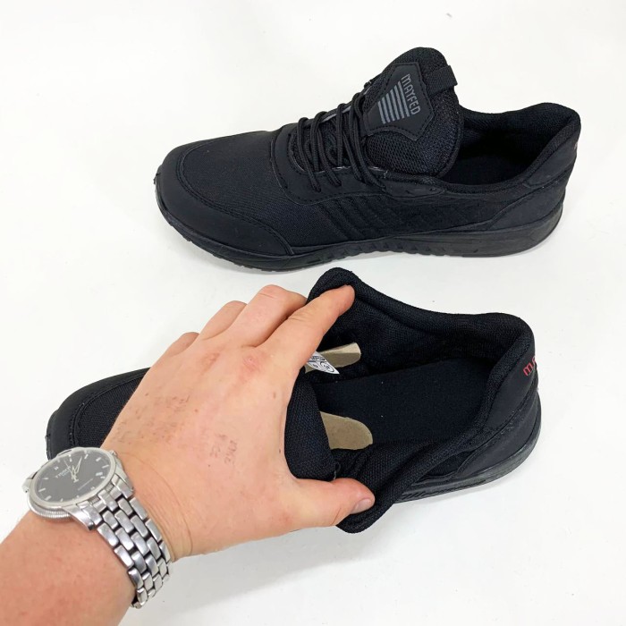 Чоловічі зимові кросівки з хутром 46р, Зимові чоловічі черевики оригінал Фірмові кросівки XV-57