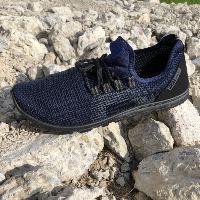 Чоловічі кросівки сітка чорні 40, М'які кросівки з тканини чорні Легкі літні текстильні OU-18