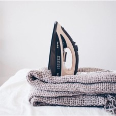 Потужна праска для швидкого прасування Magio MG-134 2400 Вт, Парова праска для прасування ZU-83