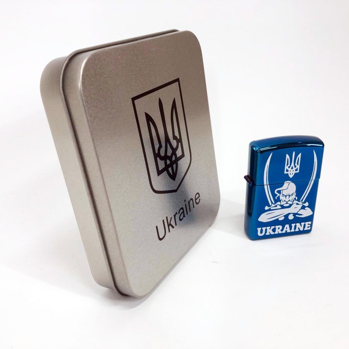 Топ запальничок з USB-зарядкою HL-449, Запальничка в подарунковому футлярі, Запальничка CJ-533 на зарядці