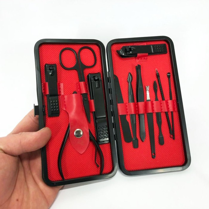 Манікюрний інструмент 12 шт, Манікюрний набір в поїздку, Манікюрно-педикюрний набір для початківців AZ-56