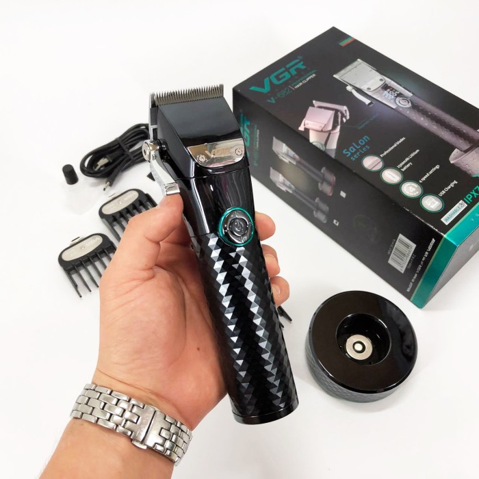 Профі машинка для стрижки волосся VGR, Машинка для стрижки з додатковими насадками CD-46