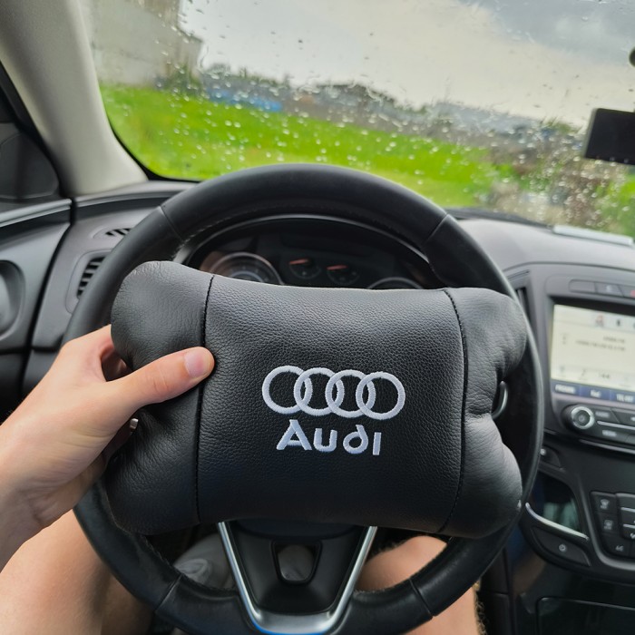 Подарунок автолюбителю Audi, Подушка під шию з логотипом, Подарунок водієві, Дорожня подушка під голову GX-98