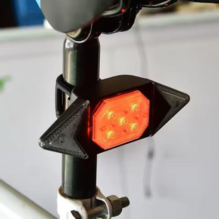 Велоліхтар LY-6700 із зазначенням поворотів (red+yellow+blue), waterproof, Миготливий велоліхтар