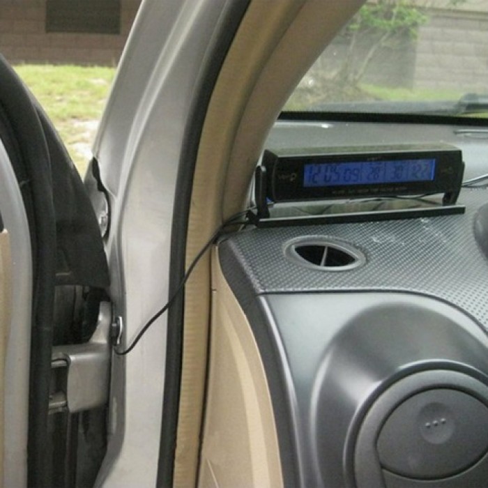 Автомобильные часы с подсветкой VST-7013V вольтметр, 2 термометра Авточасы с выносным термометром UQ-50