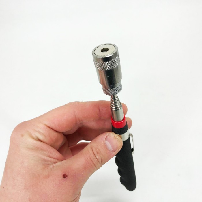 Телескопічний магніт з підсвічуванням для вилучення з важкодоступних місць 19-80 см BV-37