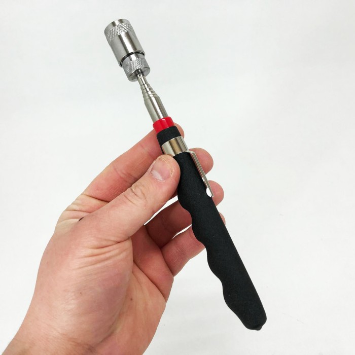 Телескопічний магніт з підсвічуванням для вилучення з важкодоступних місць 19-80 см OL-24