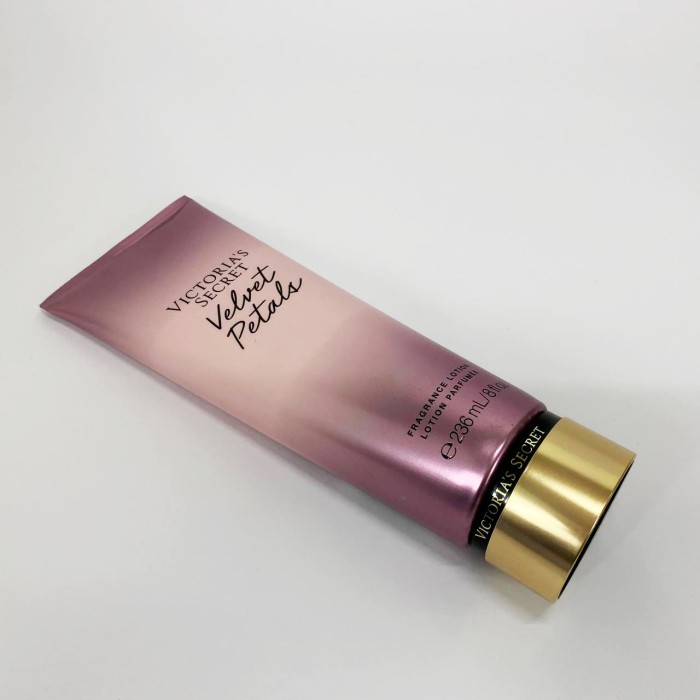 Лосьйон для тіла Victoria's Secret Velvet Petals 236 ZG-116 мл Original