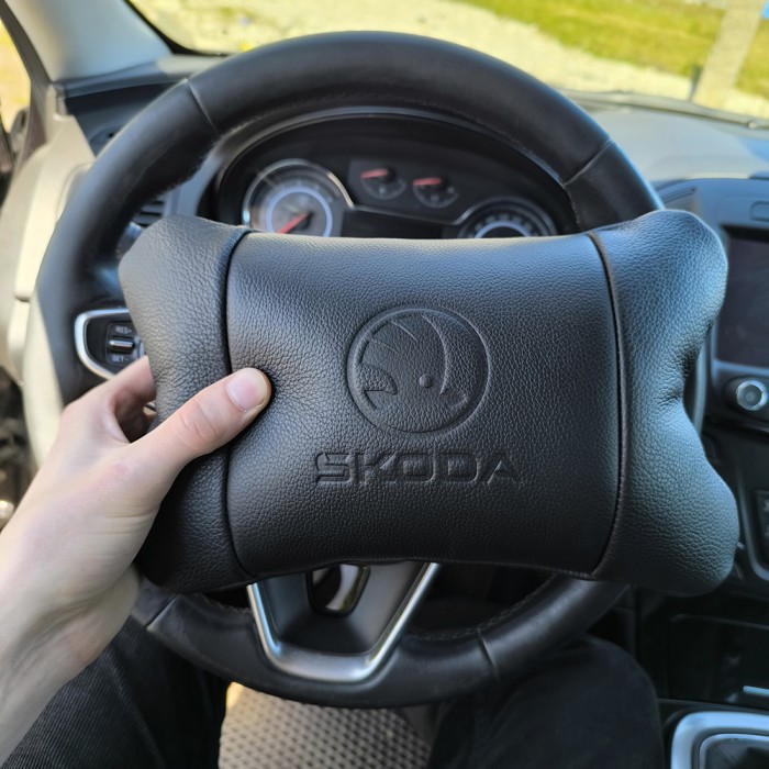 Подушка для шиї для водія Skoda Шкода, Подушка під шию з логотипом, Подушки WI-873 для машини