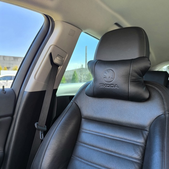Подушка підголівник для подорожей Skoda, Декоративні подушки з логотипом, Дорожня подушка під голову WE-68