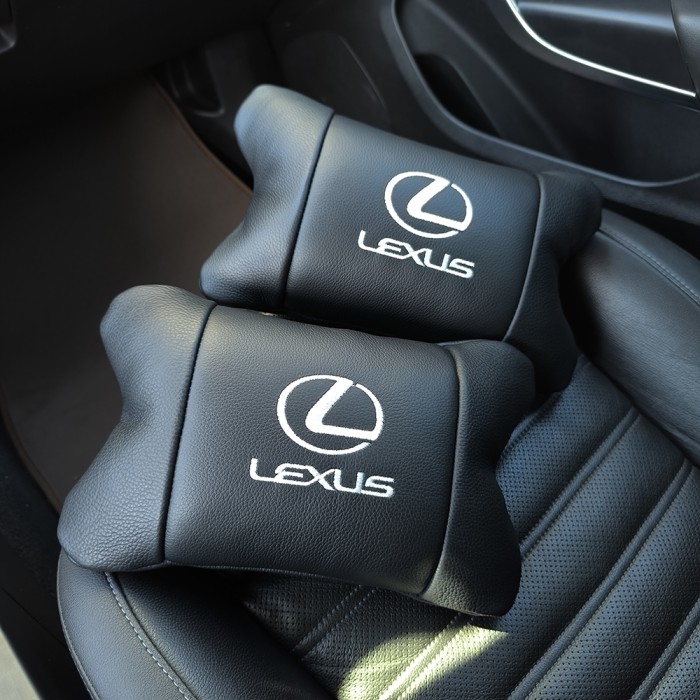 Набір автоподушок Lexus шкіра Італія+ подарунок, Автоподушки Лексус з вишивкою