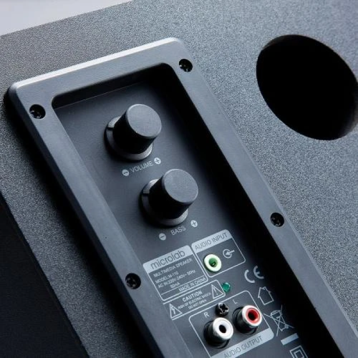 Акустична система Microlab M-110 2.1 чорного кольору