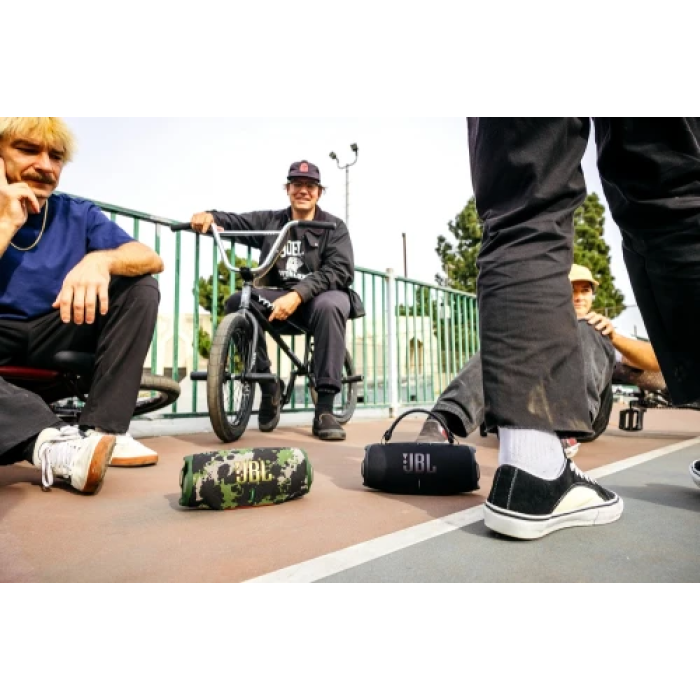 Портативна колонка JBL Charge 6 Squad потужністю 45 Вт
