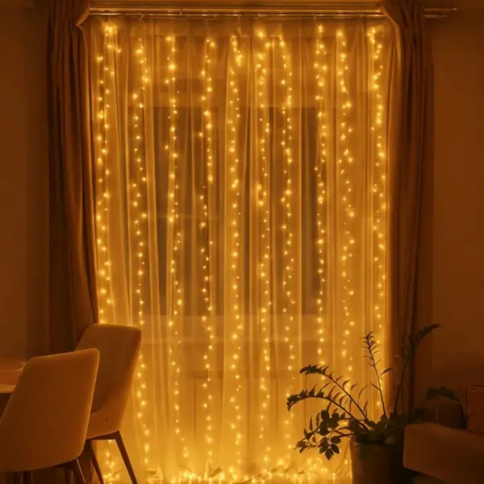 Новорічна гірлянда кімнатна штора роса Хвойна лапа 3х3 м 600 LED Жовте світло D600LED3MY (51579)