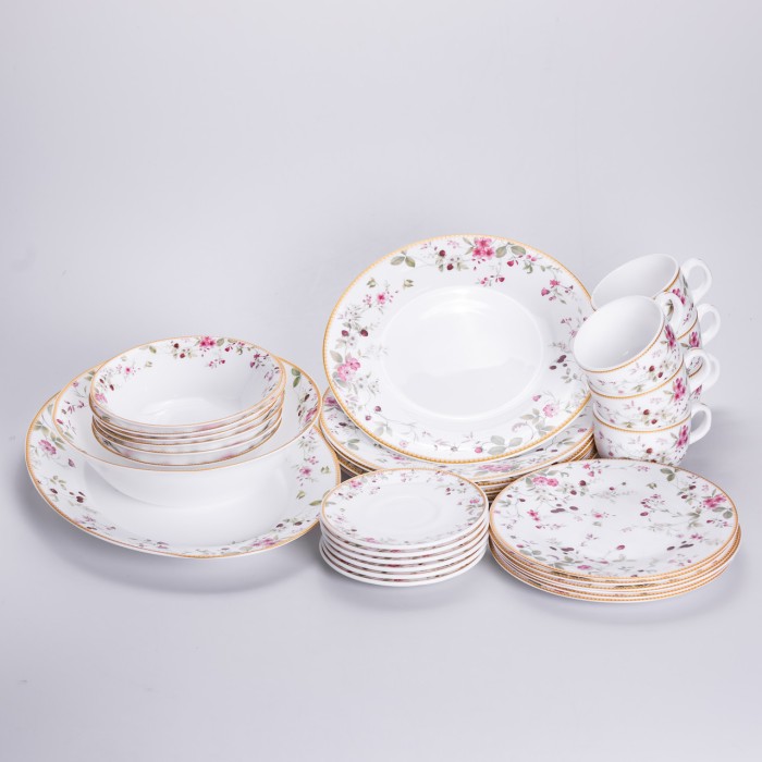 Столовий сервіз з порцеляни Strawberry на 6 осіб 32 предмети HP-HK-8 (25363)
