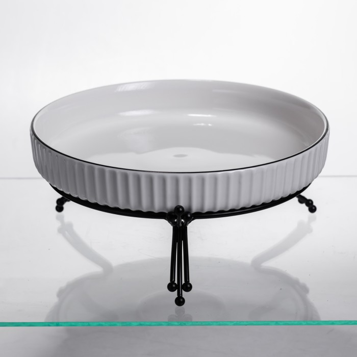 Фруктовниця порцелянова на металевій підставці Ø25 (см) кругла ваза цукерниця для фруктів Білий із чорним LB-1572B (13531)