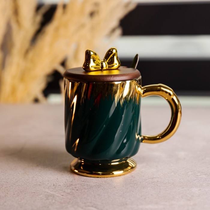 Новорічна порцелянова чашка «Золотий Вихор» 450 мл з кришкою і ложкою Yiwu FM-23A (89218)