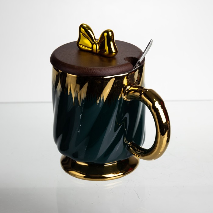 Новорічна порцелянова чашка «Золотий Вихор» 450 мл з кришкою і ложкою Yiwu FM-23A (89218)