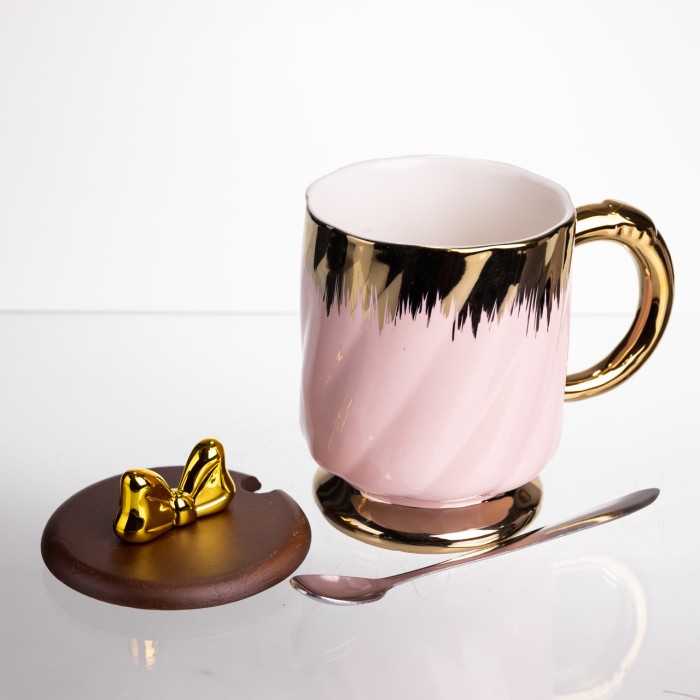 Новорічна порцелянова чашка «Золотий Вихор» 450 мл з кришкою і ложкою Yiwu FM-23B (73258)