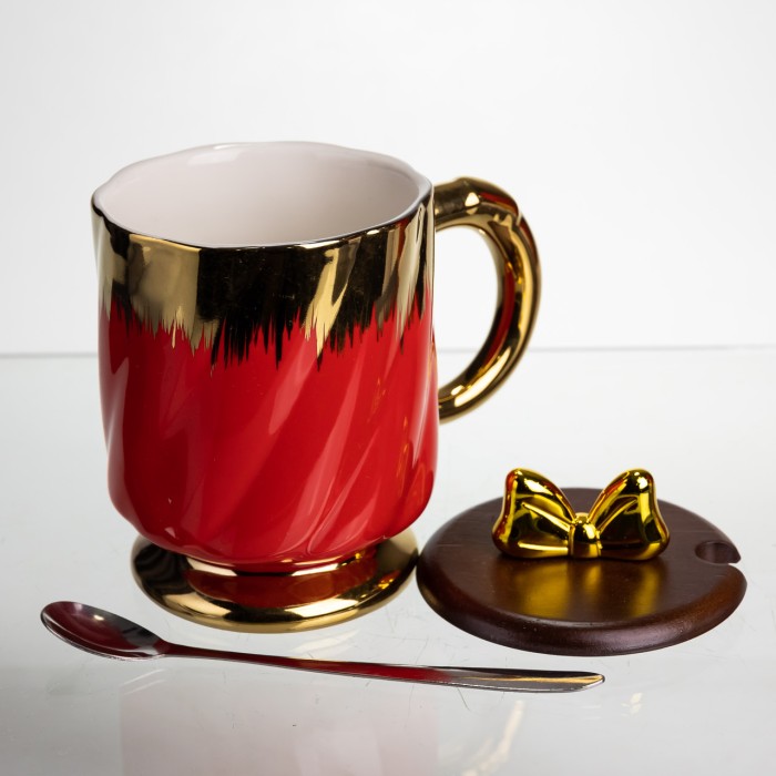 Новорічна порцелянова чашка «Золотий Вихор» 450 мл з кришкою і ложкою Yiwu FM-23C (71823)