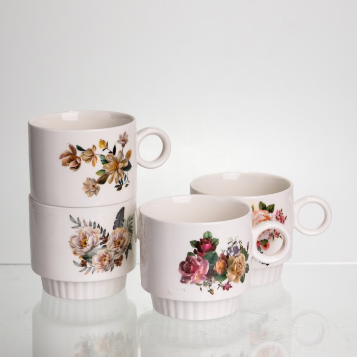 Набір чашок для чаю та кави на металевій підставці Flower 4 (шт) по 300 (мл) подарунковий набір порцелянових чашок FM-7 (79282)