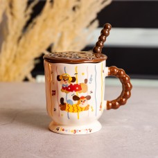 Новорічна порцелянова чашка "Весела Такса" з кришкою та ложкою 400 мл, Святкова кружка чашка для дітей на подарунок FM-17C (83823)