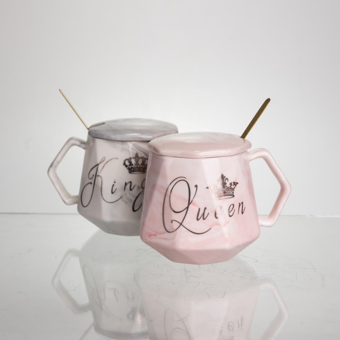 Набір парних порцелянових чашок Queen&King 2 (шт) по 400 (мл) чашки на подарунок із кришкою і ложкою Рожевий з блакитним FM-31 (54116)