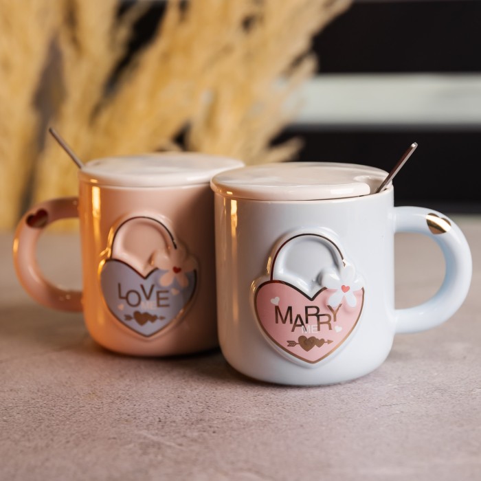 Набір парних порцелянових чашок із серцем 2 (шт) по 400 (мл) чашки на подарунок із кришкою та ложкою Рожевий з блакитним FM-32 (39146)