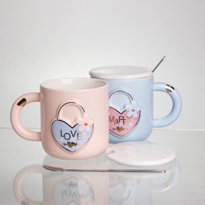 Набір парних порцелянових чашок із серцем 2 (шт) по 400 (мл) чашки на подарунок із кришкою та ложкою Рожевий з блакитним FM-32 (39146)