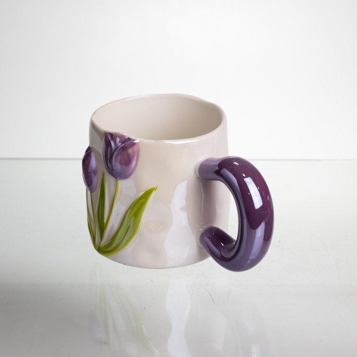 Новорічна порцелянова чашка для чаю та кави "Ніжний Тюльпан" з 3D-декором 400 мл, святкова кружка чашка на подарунок Фіолетовий FM-40C (41129)
