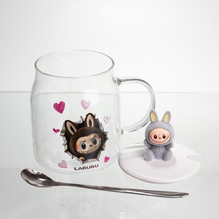 Новорічна велика скляна чашка "Лабубу" з кришкою та ложкою 600 мл, Святкова кружка чашка для дітей на подарунок Сірий FM-56A (18178)