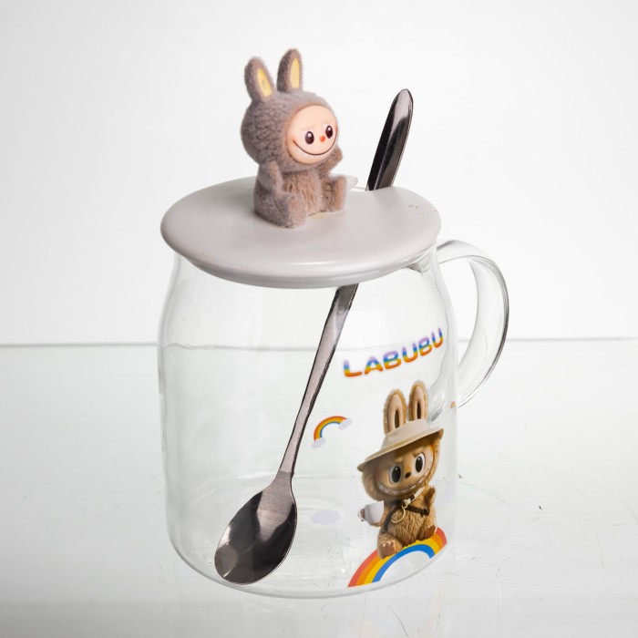 Новорічна велика скляна чашка "Лабубу" з кришкою та ложкою 600 мл, Святкова кружка чашка для дітей на подарунок Коричневий FM-56C (66533)