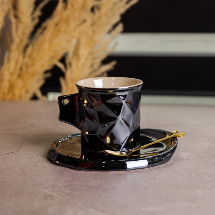 Чашка порцелянова для кави 200 (мл) з блюдцем і ложкою, гарна чашка в подарунок Чорний FM-2A (41770)
