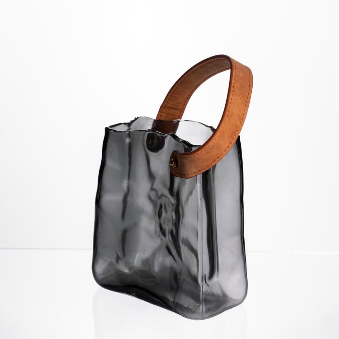 Скляна ваза сумочка з ручкою 13×7×16.5 (см) декоративна ваза для квітів 1 (л) Сірий HP-19-155-2 (16382)