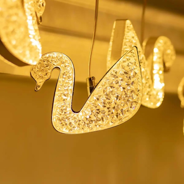 Гірлянда штора з фігурками Сваровскі 3 метри 6 ламп тепле жовте світло 6L3MSWA (14024)