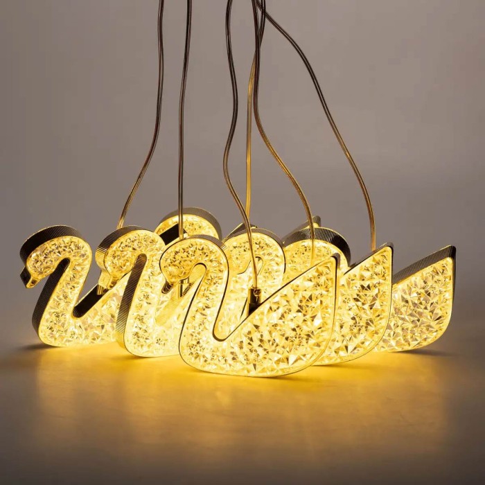 Гірлянда штора з фігурками Сваровскі 3 метри 6 ламп тепле жовте світло 6L3MSWA (14024)